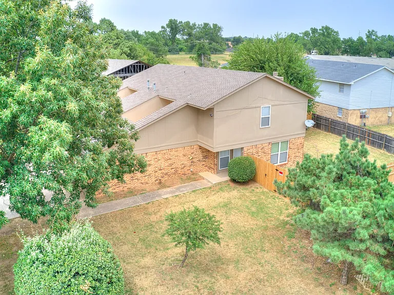 504 N Davis Ave — Photo 23