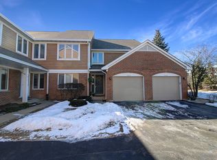 1613 Courtland Dr, Arlington Heights, IL 60004