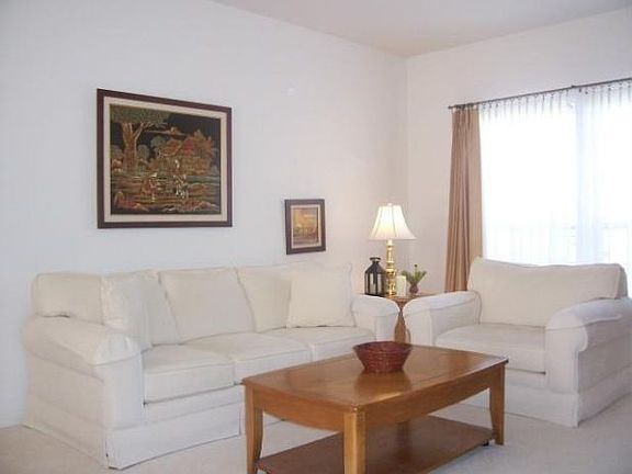 5th image of 7 Goldfinch Dr