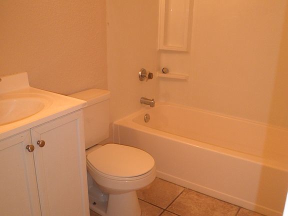 5th image of 430 Birdwell St