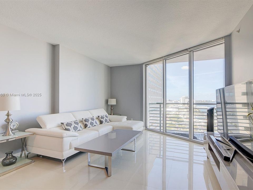 1st image of 325 Biscayne Blvd #3916