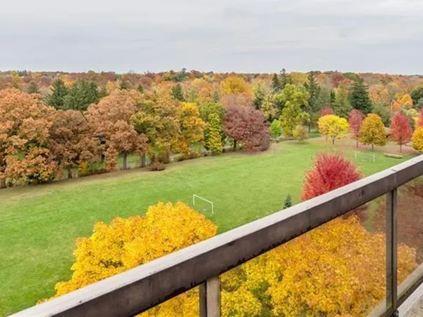 1255 Commissioners Rd W #701, London, ON N6K 3N5