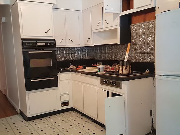 3rd image of 580 E 79th St #1
