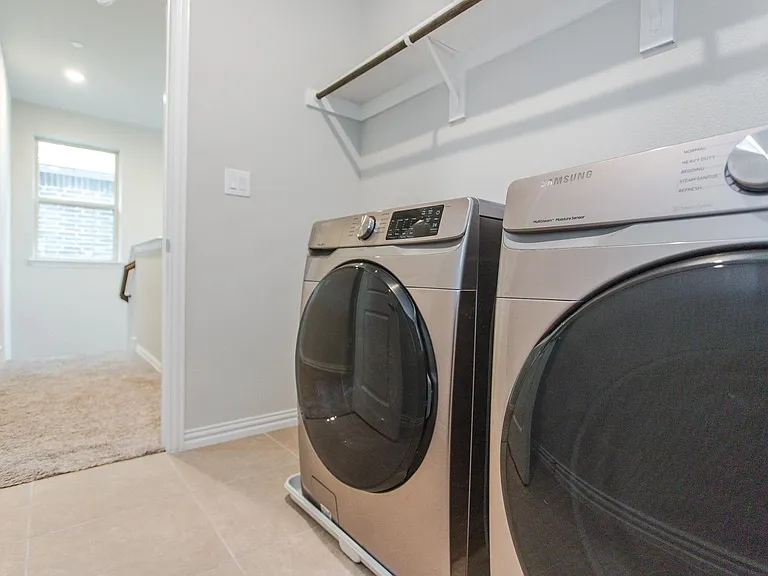 7504 Palisades Dr — Photo 40