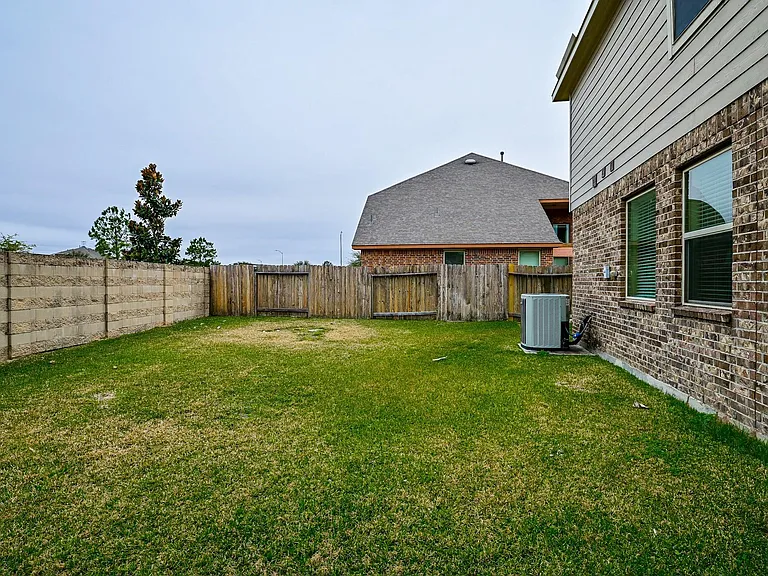6026 Baileys Run Ln — Photo 33
