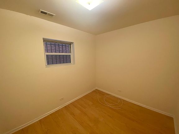 5th image of 1511 W Wellington Ave