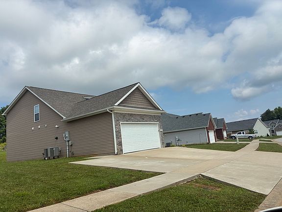 5th image of 207 Royal Birkdale Ct
