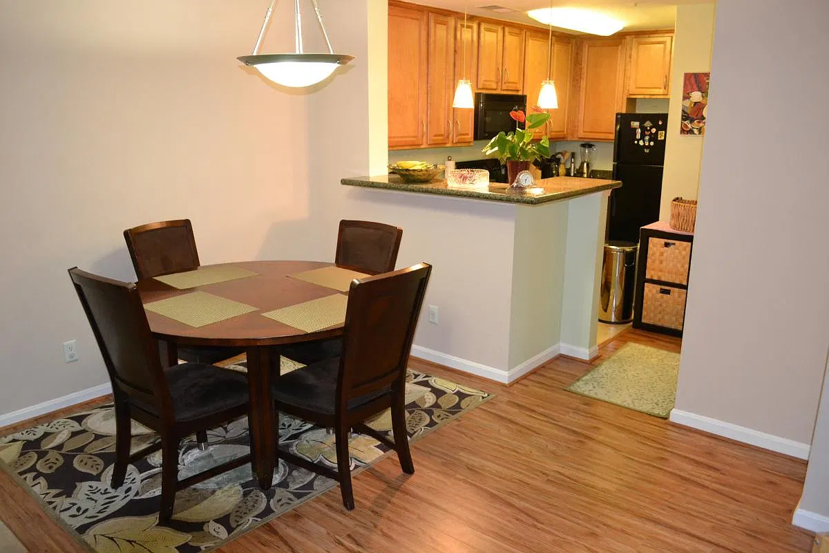 2 bed, 1088 sqft, $2,450 — Photo 3