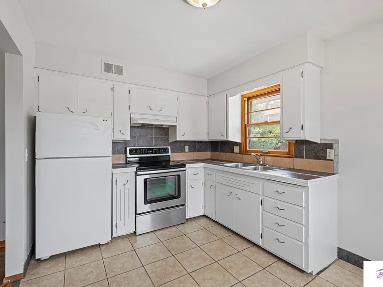 1021 S 31st St — Photo 17