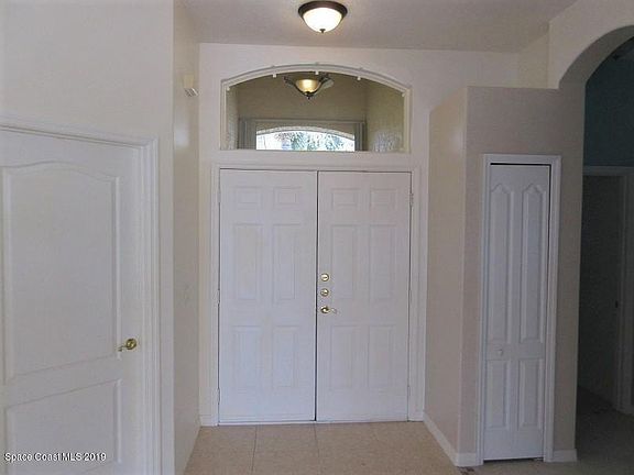 3rd image of 1940 Fabien Cir