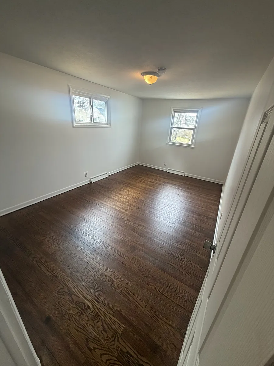 Building Photo - 115 Genesee Park Dr #1