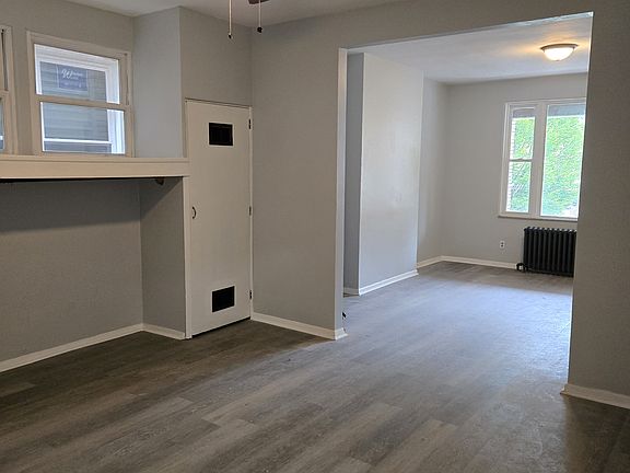 4th image of 1534 Fallowfield Ave #1