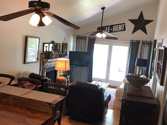 5th image of 62 Chalet Ln