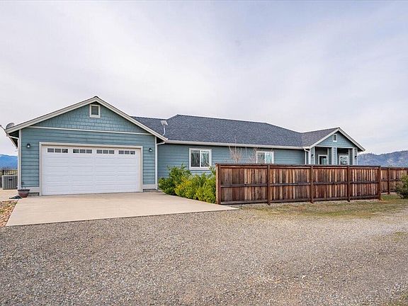 3rd image of 15093 Sunshine Ridge Rd