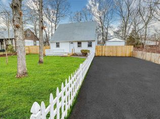 13 1st Pl, Mastic, NY 11950