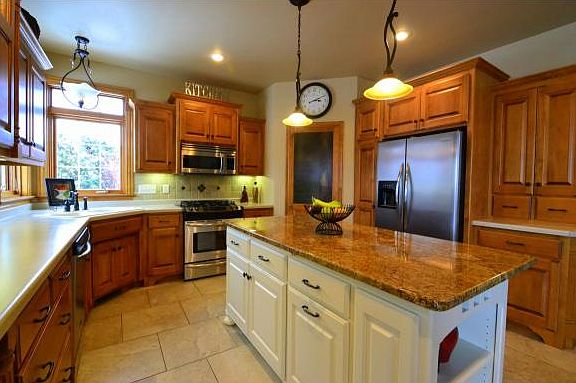 3rd image of 972 Green Ridge Dr