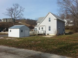 19 W Washington St, Grafton, IL 62037