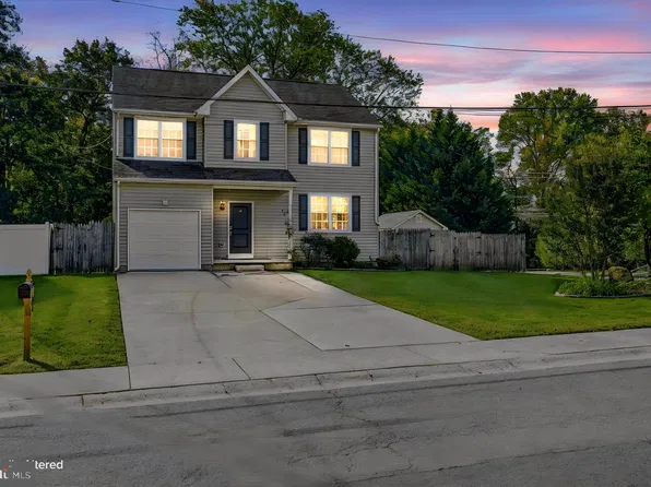 511 Darwin Dr, Newark, DE 19711