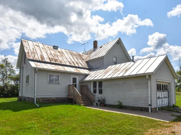 N6221 32nd Ave, Fremont, WI 54940