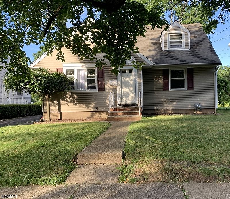 1st image of 26 Chadwick Dr