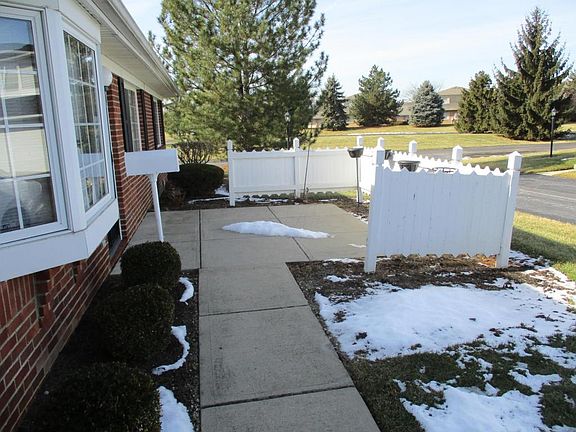 3rd image of 3906 Crestfield Dr