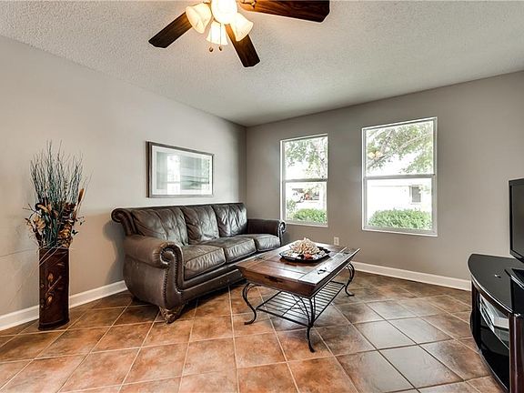 5th image of 2500 Pecan Dr