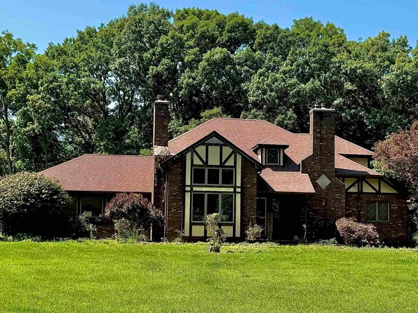 107 Timbercrest Rd, West Lafayette, IN 47906