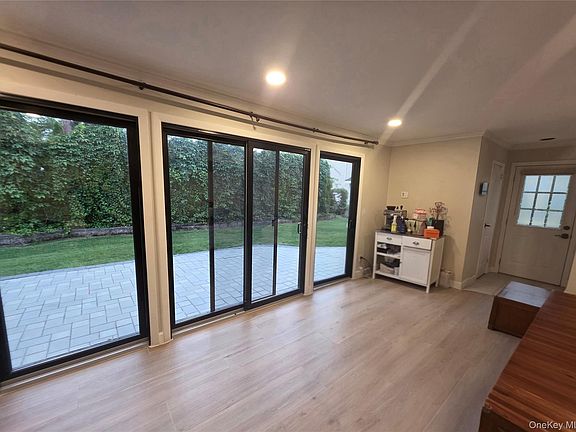 5th image of 89 Brook Court S