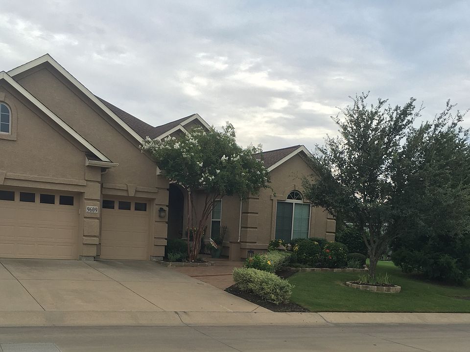 1st image of 9609 Crestview Dr
