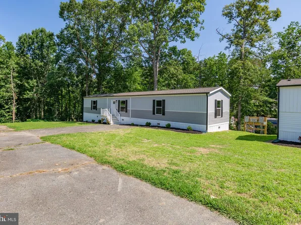 4405 E McLaw St, Fredericksburg, VA 22408