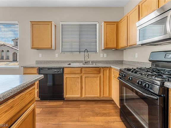 5th image of 6008 Tunbridge Ave