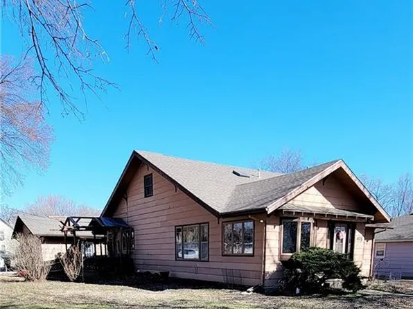 401 E Mary St, Yates Center, KS 66783