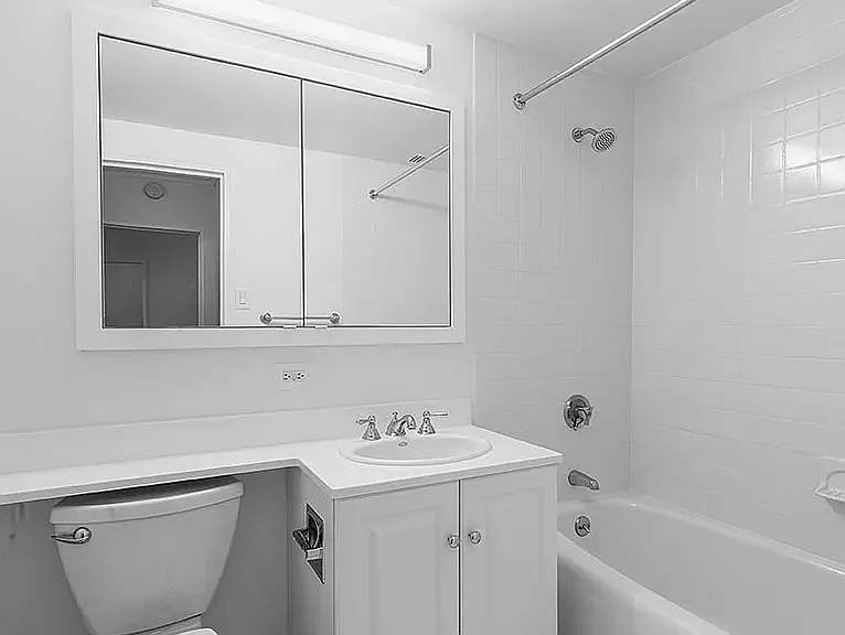 215 E 68th St #7R — Photo 8