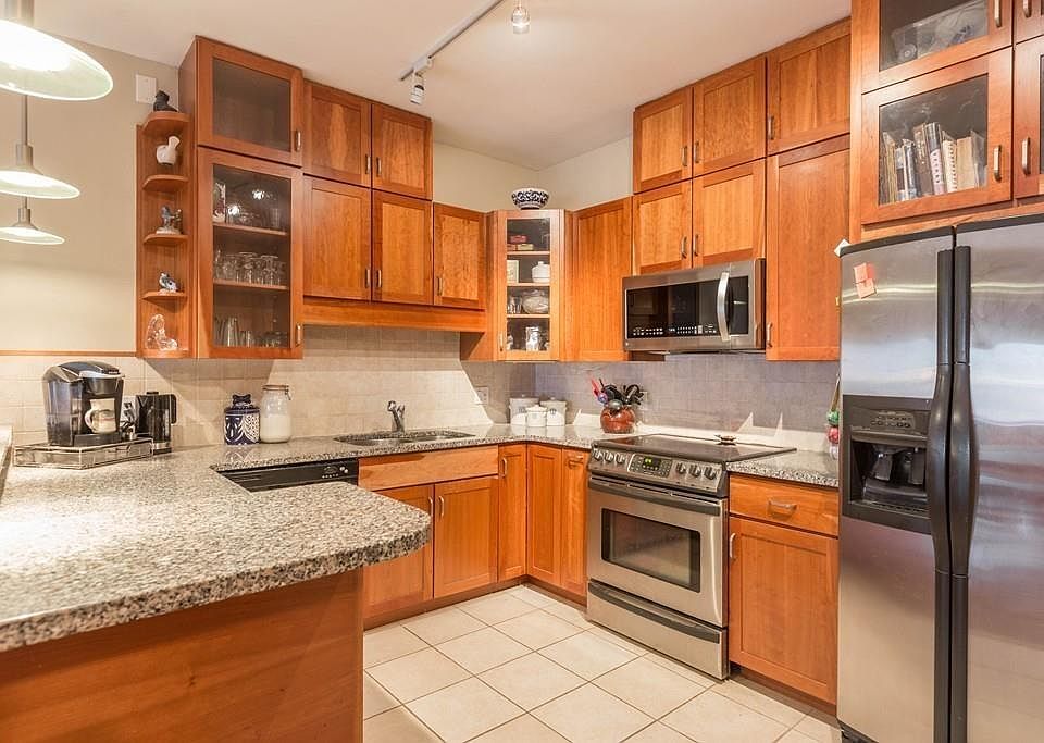 1st image of 106 13th St APT 238
