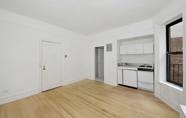 Rented by Aether Property Group | media 8