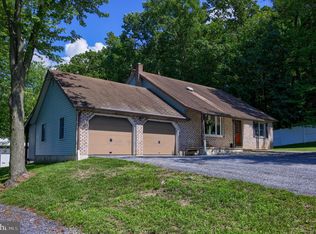 18 Bull Frog Rd, Grantville, PA 17028