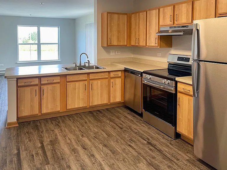 ST JAMES SENIOR APARTMENTS — Photo 9