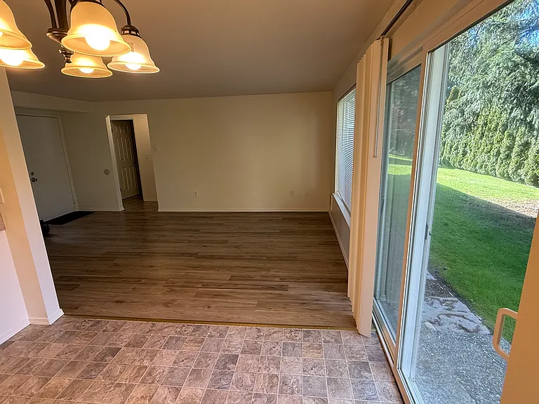 9127 Meridian Pl NE #2 — Photo 4