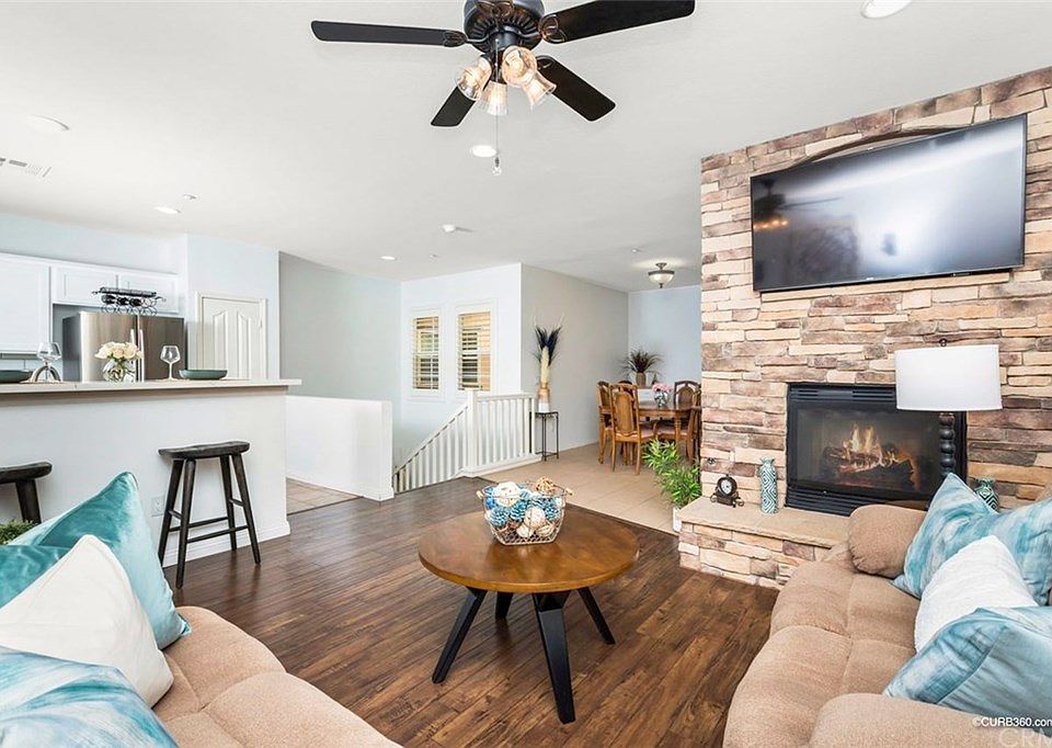 1st image of 36321 Cinzia Ln