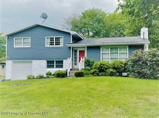 204 Shady Dr, Roaring Brook Township, PA 18444