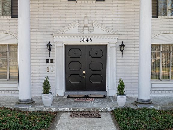 3rd image of 3845 Hillandale Rd