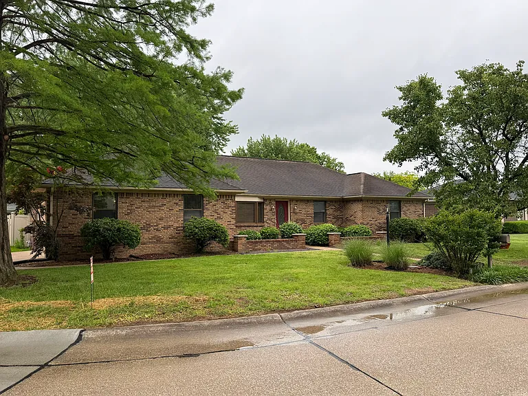 6620 Southport Dr — Photo 2