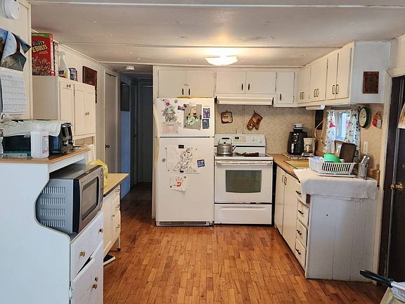 4th image of 1332 Stone House Rd