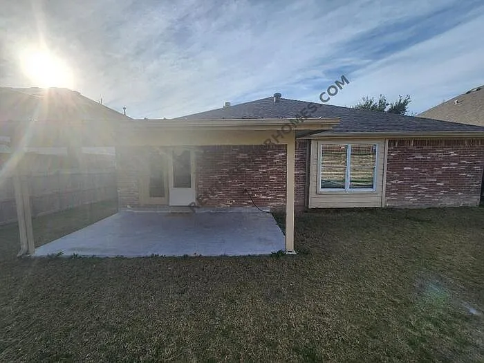 6744 Geyser Trl — Photo 10