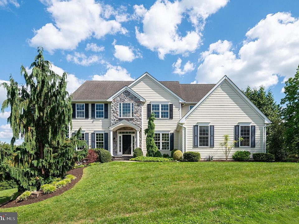 1st image of 104 Pennfield Dr