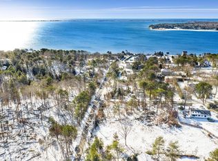 17 S Valley Rd, Hampton Bays, NY 11946