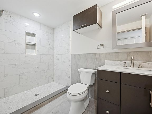 4th image of 3729 Lancaster Ave #403