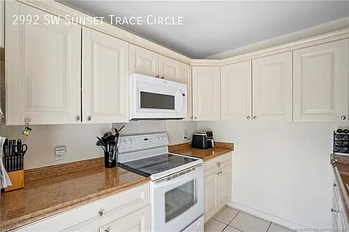 2992 SW Sunset Trace Cir Photo 1