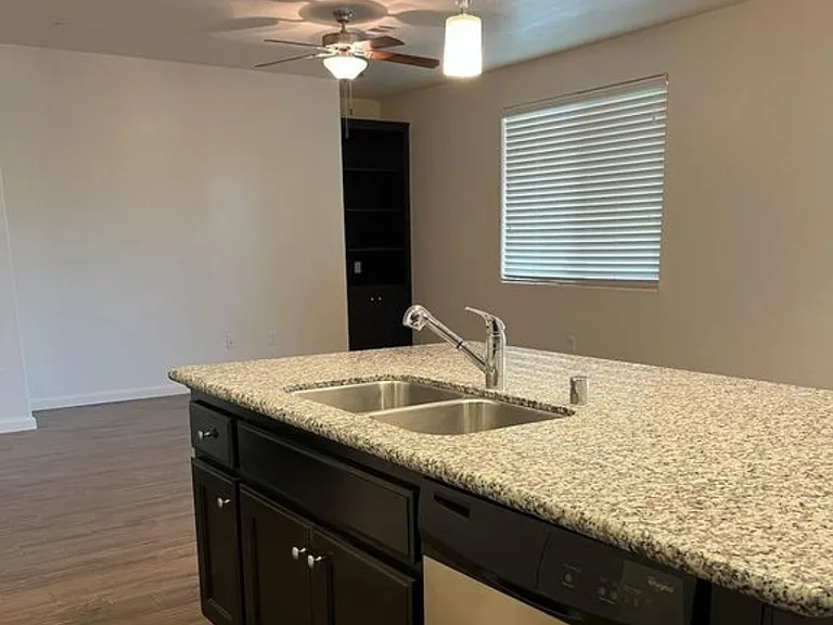 2468 Bay Hill Ave — Photo 25