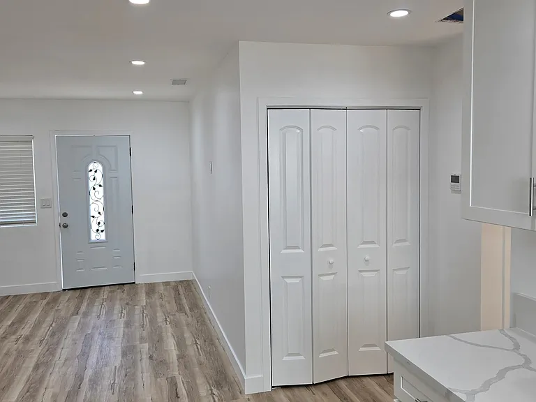 1635 W Summit St #1637 — Photo 6